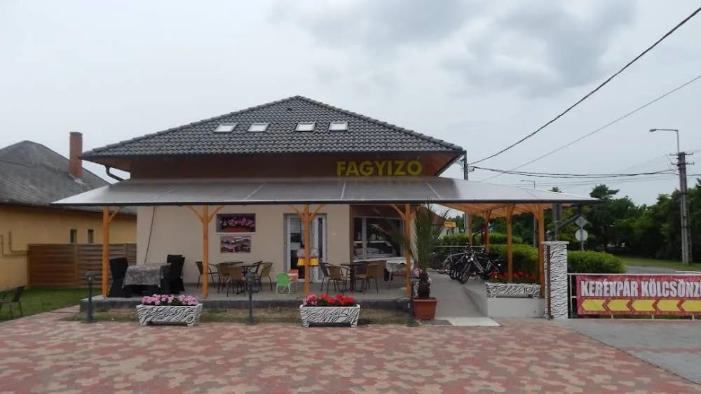 Zebrabringa Kerékpárkölcsönző és Fagyizó