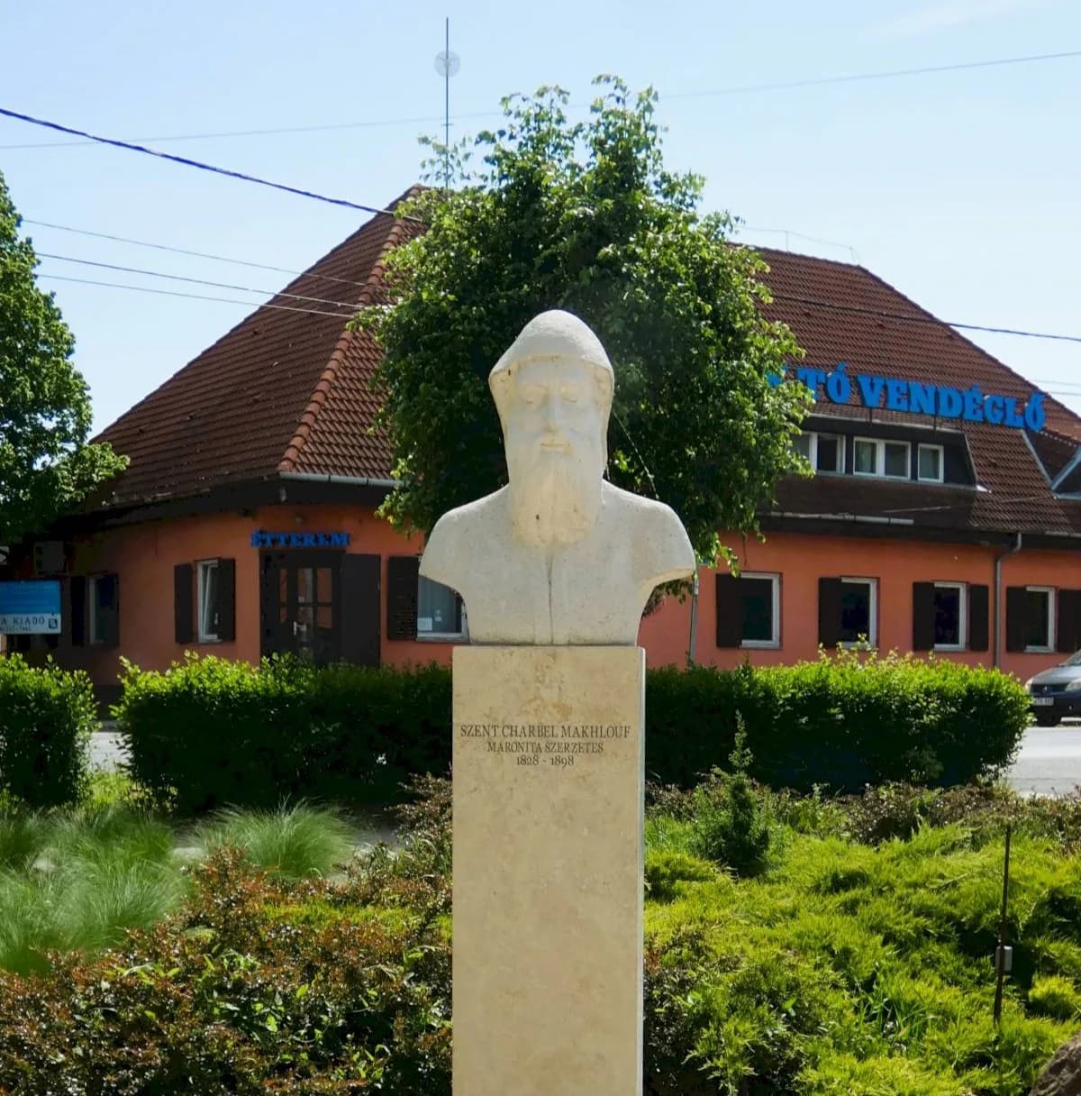 Szent Charbel Makhlouf mellszobra
